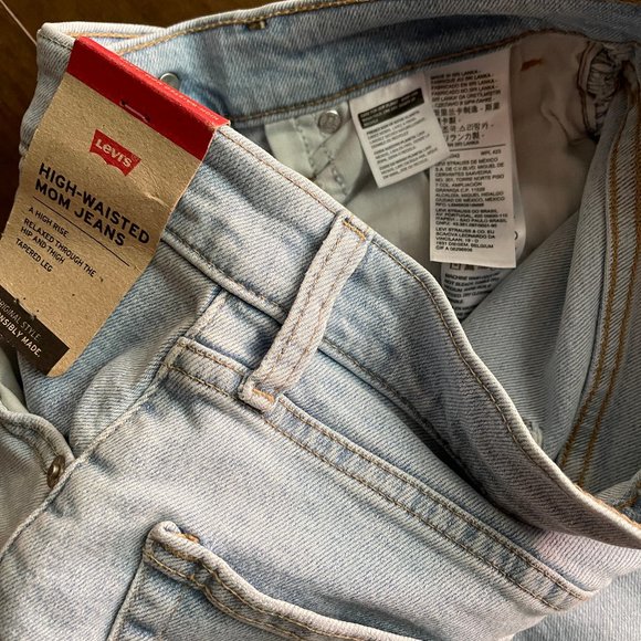 NWT Levi's High Waisted Relaxed Fit Loose Fit Mom Jeans - Picture 11 of 11